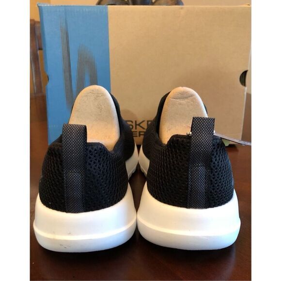 SKECHERS - NWTIB - M Sz 7W -Go Walk Max Performance Sneakers/Black w/White Soles - Picture 7 of 15